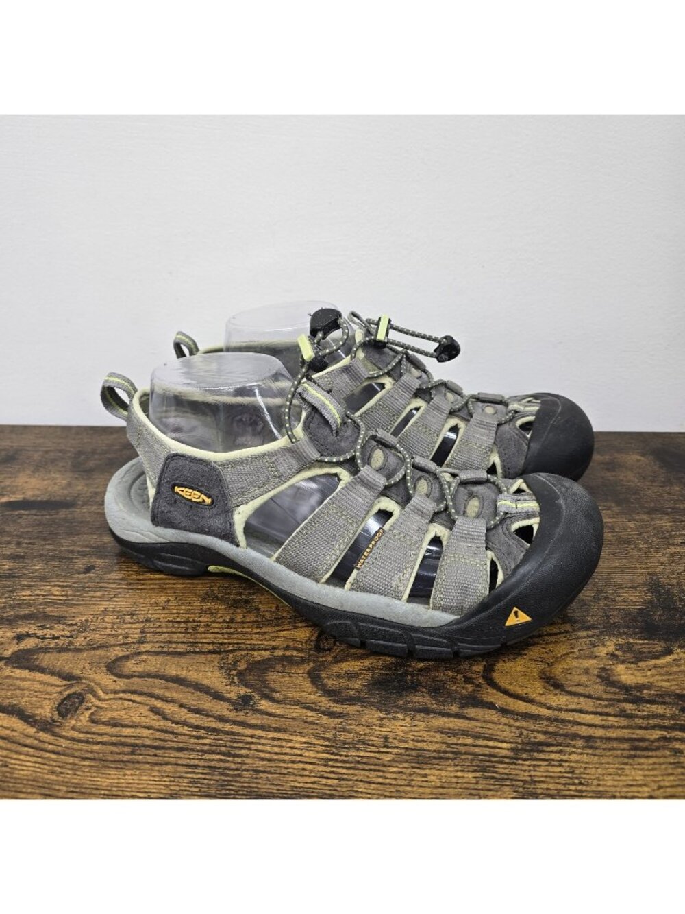 Keen Newport H2 Sport Sandals Womens Sz 9.5 Hiking Waterproof Outdoor Gray Green